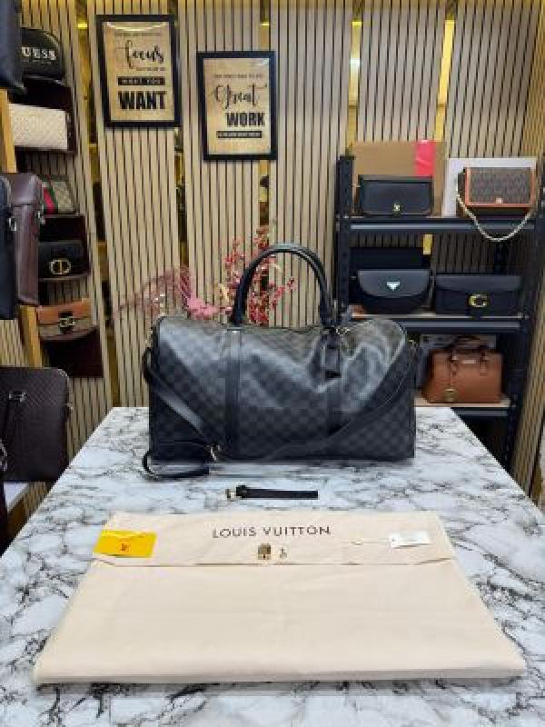 Louis Vuitton Premium Quality Keepall Duffle Bag With Dust Bag (black checks)