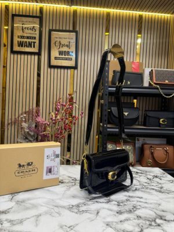 Coac h tabby glossy crossbody bag with box and dust bag (black)
