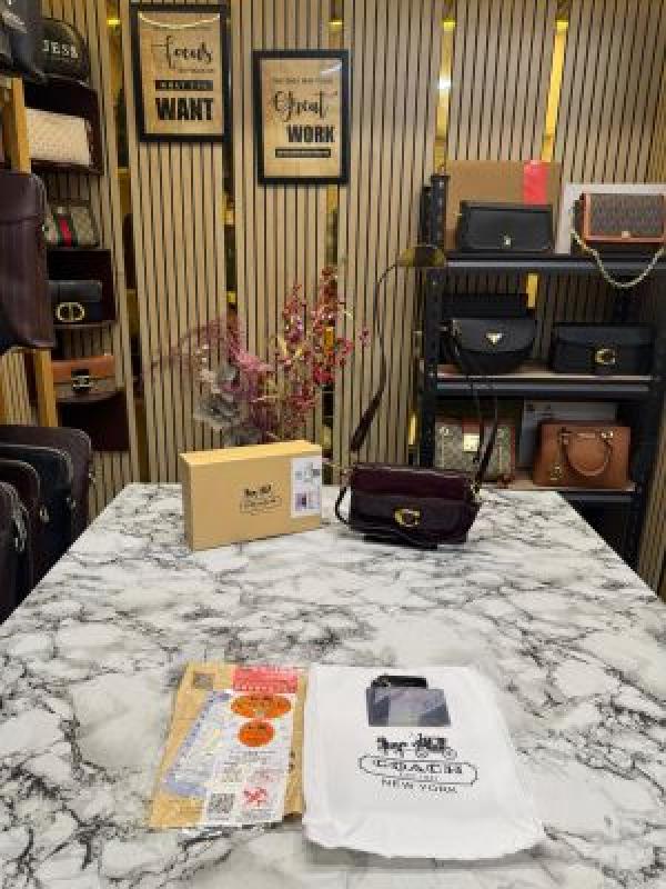 Coac h tabby glossy crossbody bag with box and dust bag (maroon)