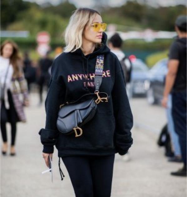 Christian Dior saddle with box 155