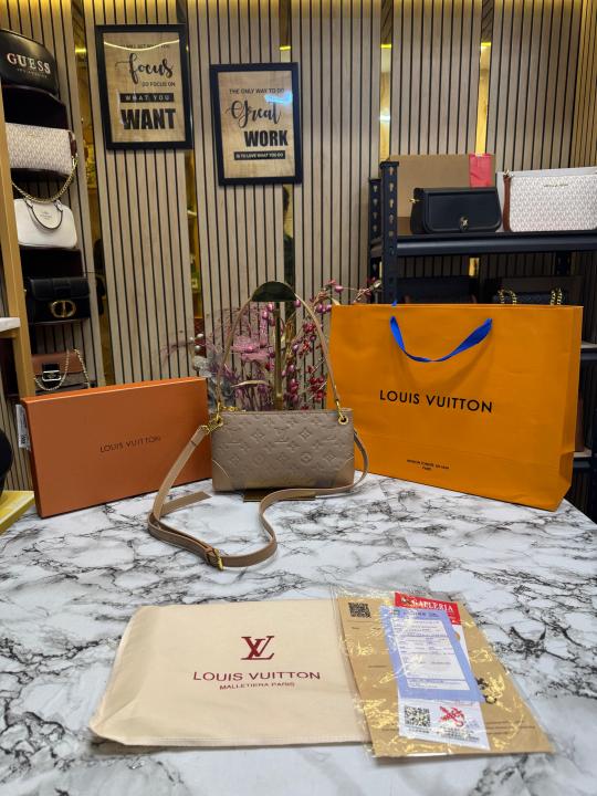 Louis Vuitton Pochette With Box And Dust Bag Including Carry Bag (Khaki)