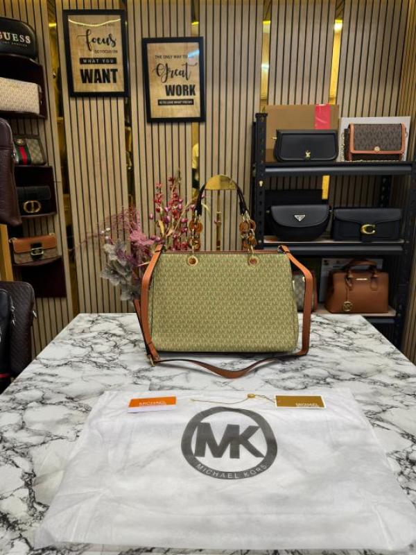 Michael Kors Cynthia Signature Satchel Bag With Dust Bag (Apricot)