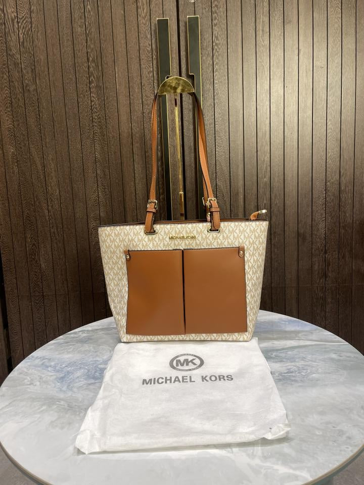 Michael kors Jet Set Medium Logo leather Pocket Tote Bag 270