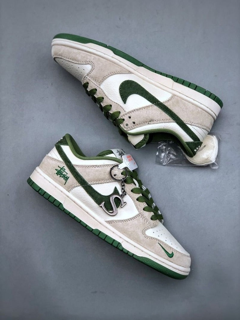 Stussy X dunk low white green with Keychain