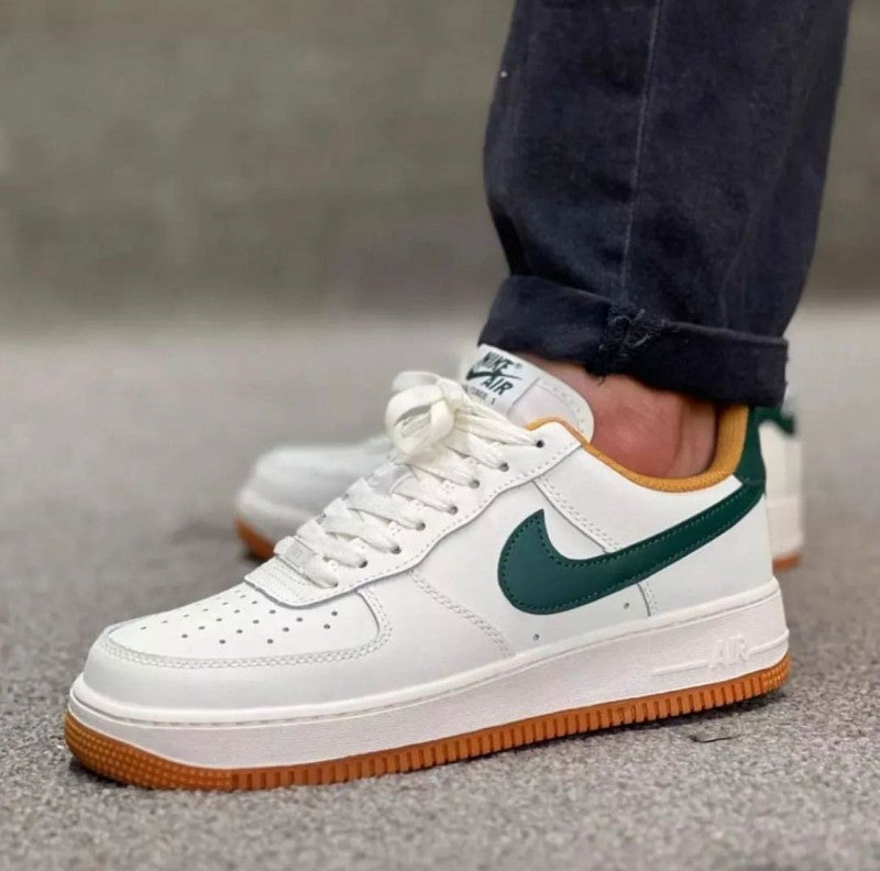 . Nik e Airforce 1 hamava og colour way