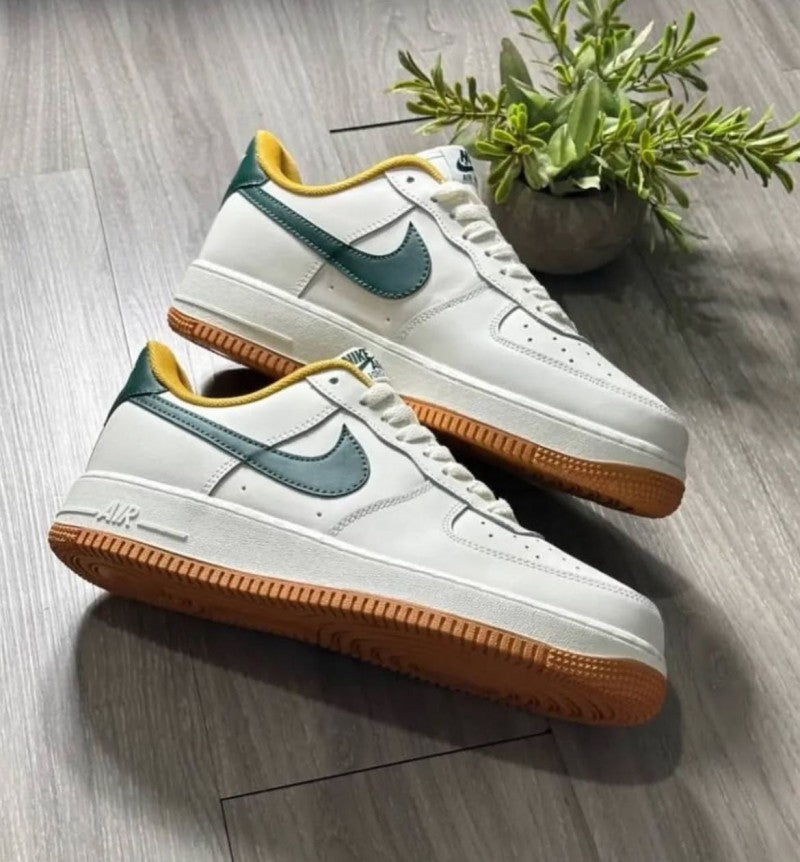 . Nik e Airforce 1 hamava og colour way