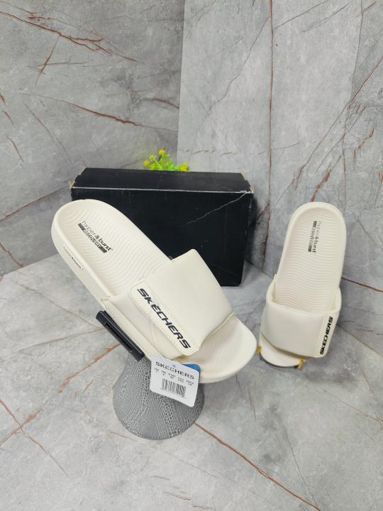 SKECHER S MEMORY FOAM BEIGE 1057