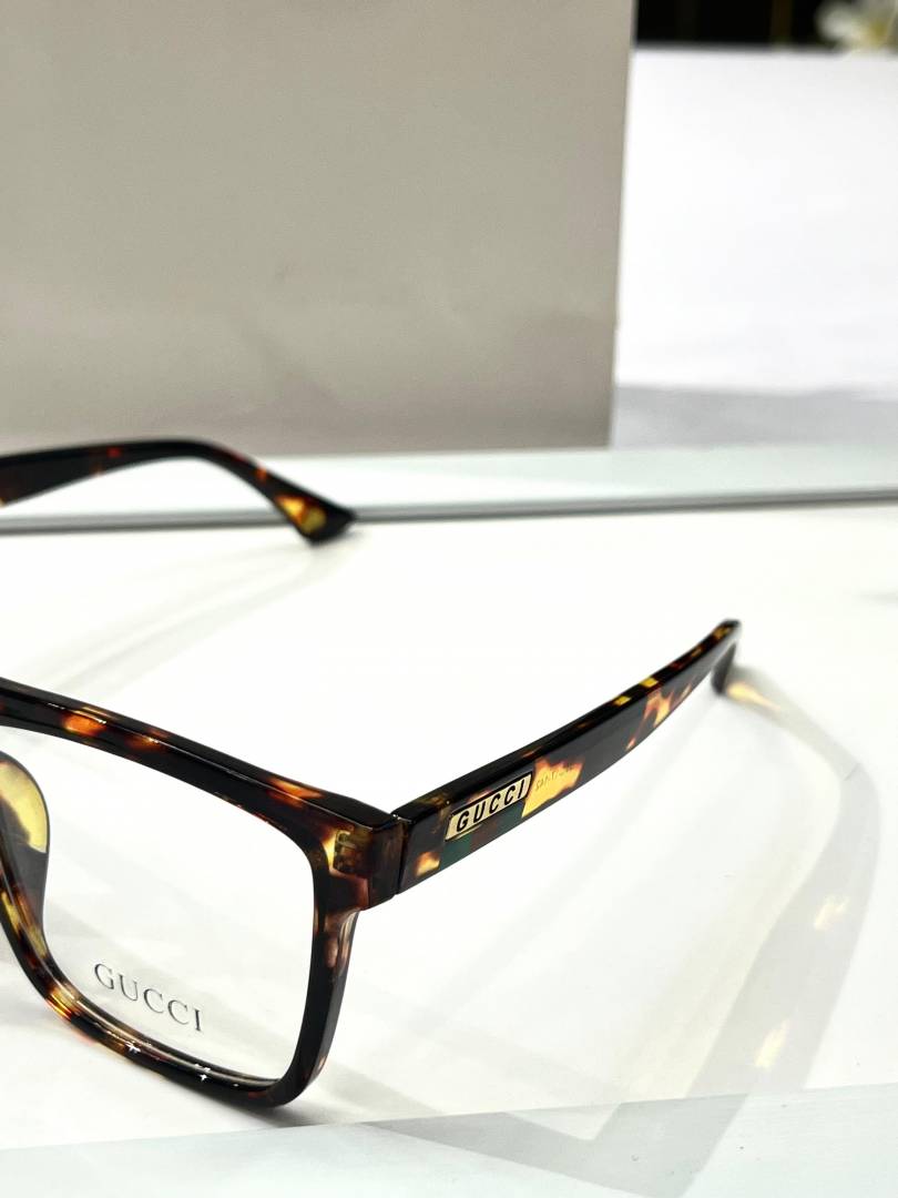 Gucci 23117 printed frame