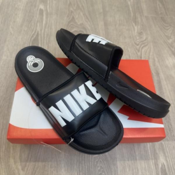 105 Nike offcourt Premium Black White Flipflop