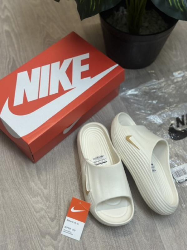 118 Nike React X Rejuven8 Cream Gold Slides