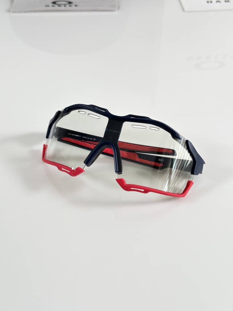 Oakley 8241 Blue Red Day