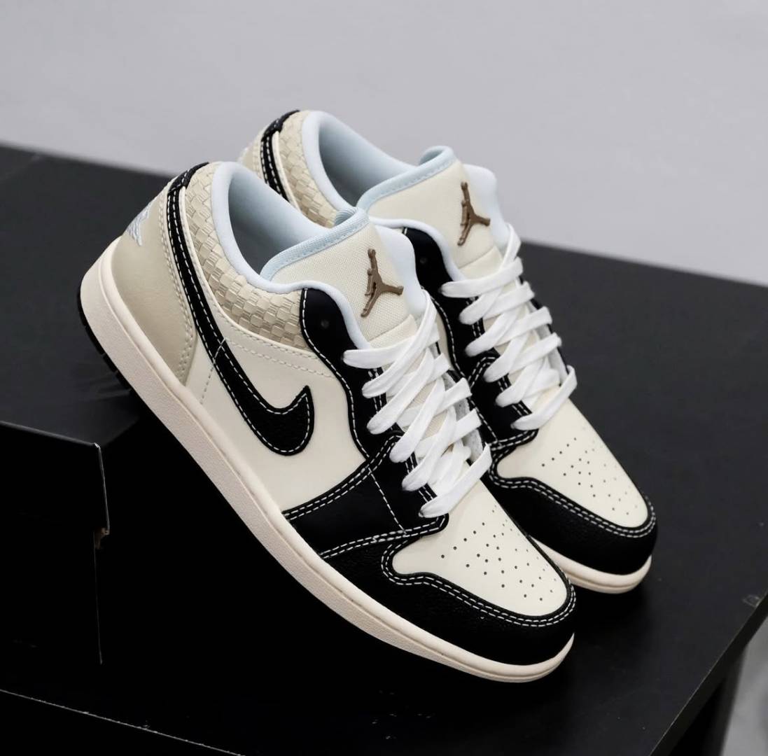 Nik.e Jordan 1 Low SE Coconut Milk