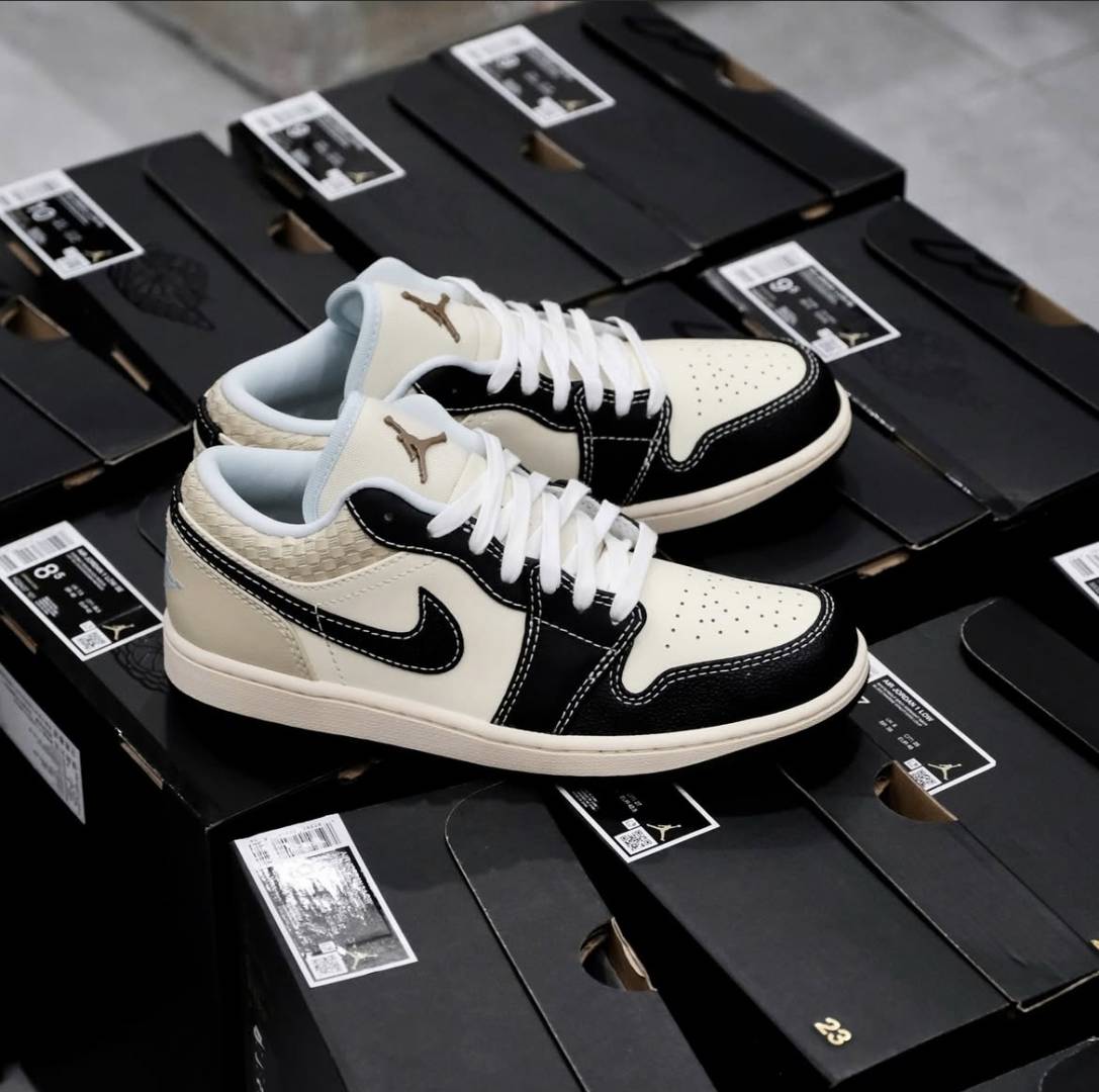 Nik.e Jordan 1 Low SE Coconut Milk