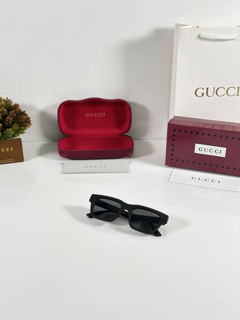 Gucci 1862 Black