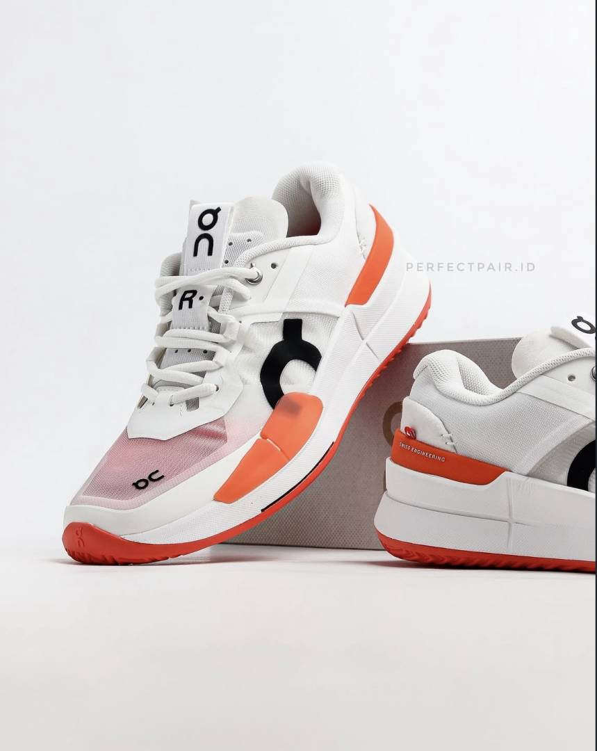 On Cloud X The Roger Pro 2 White Flame