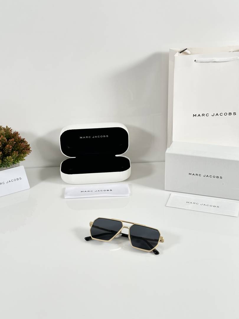 Marc Jacobs 510 Gold Black