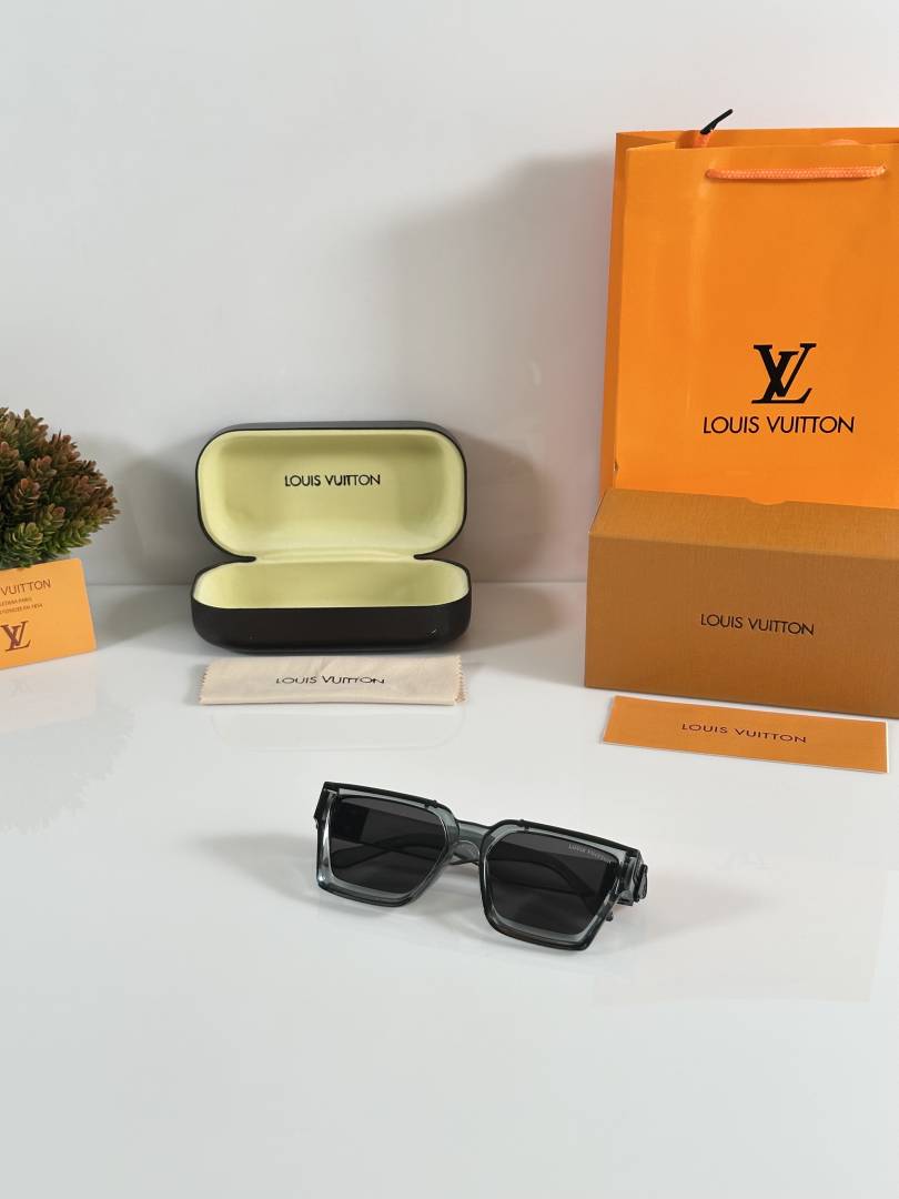 Louis Vuitton 96006 Grey