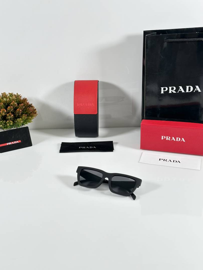 Prada 06 Black