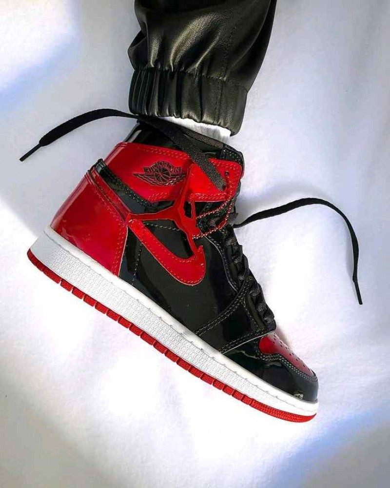 Air Jordan 1 Retro High OG Patent Bred