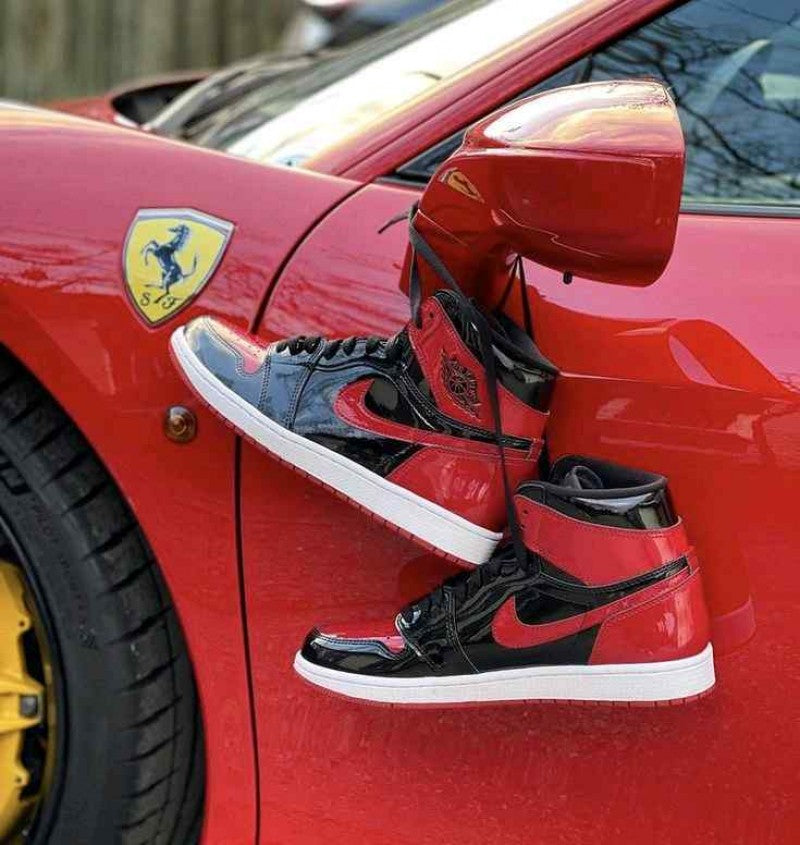 Air Jordan 1 Retro High OG Patent Bred