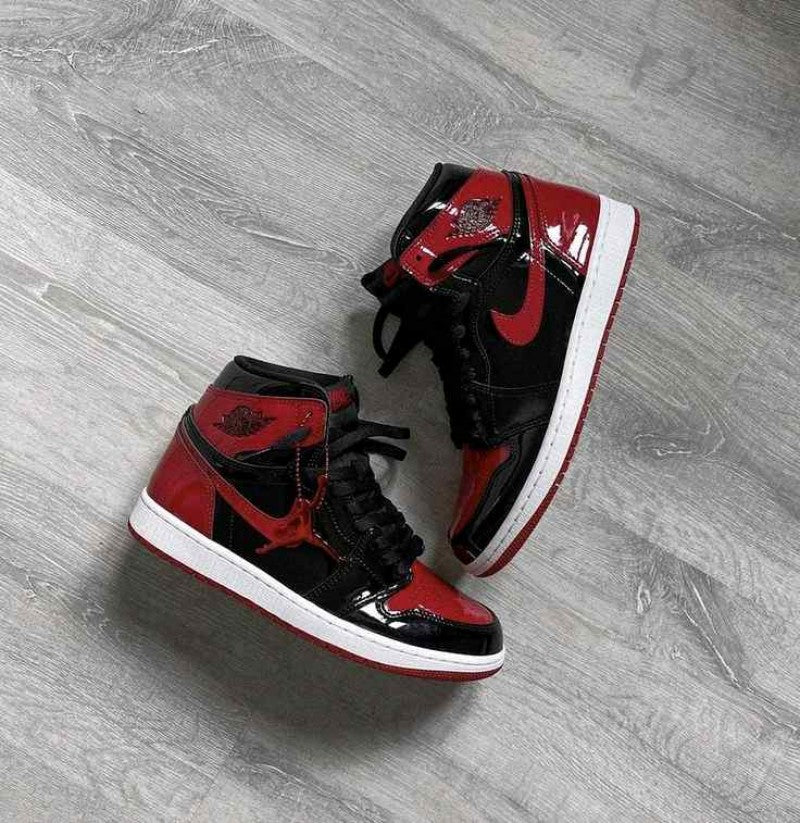 Air Jordan 1 Retro High OG Patent Bred