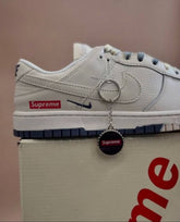 supreme x Nik e Sb dunk low made by ideas