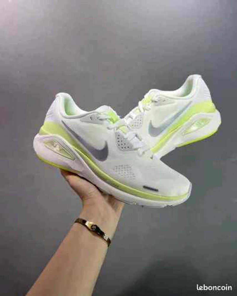 Nike Structure 26 White Barely Volt 790