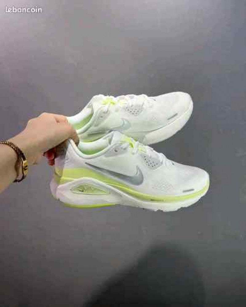 Nike Structure 26 White Barely Volt 790