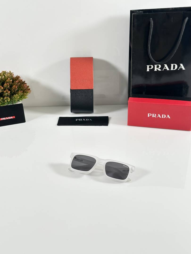 Prada 25 Ice Black