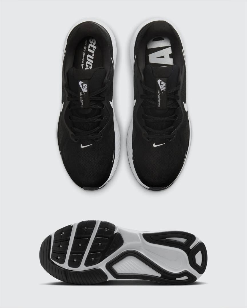 ....Nik.e Structure 26 White Blact