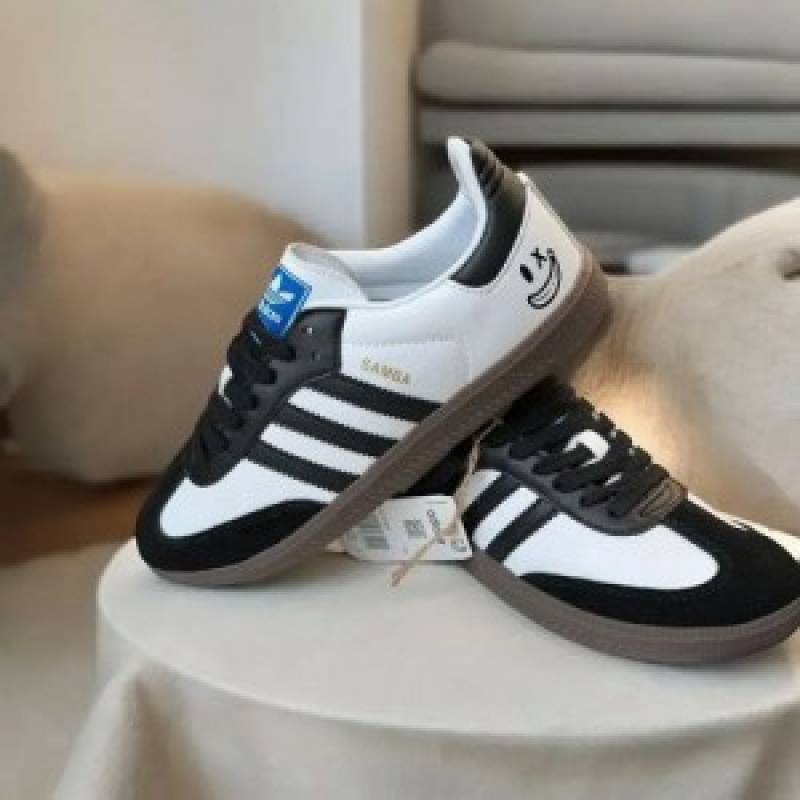 Adidas samba panda
