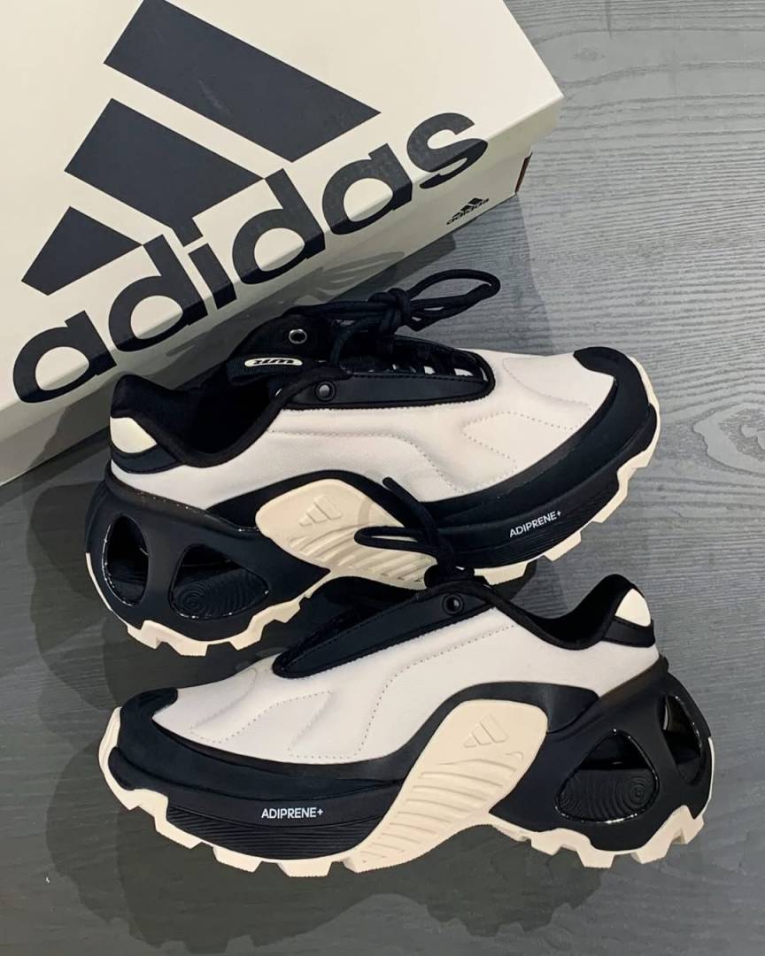 Adida ss wonder runner white black