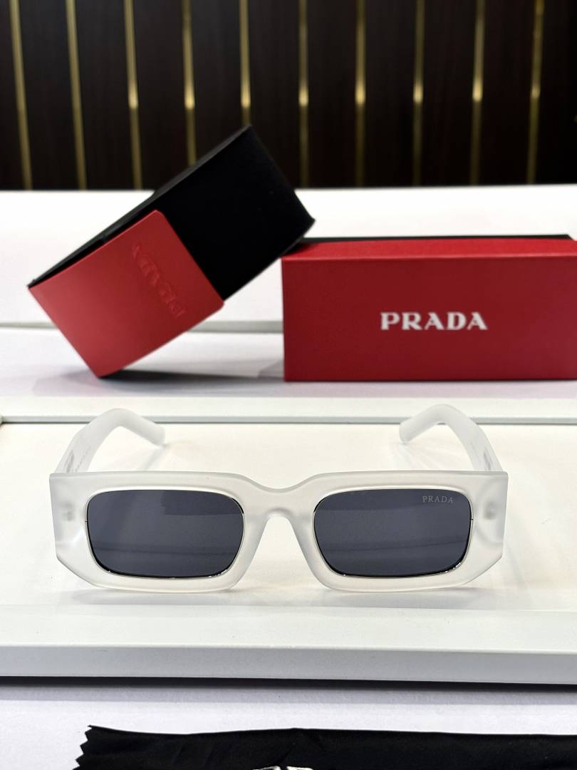Prada milano 25