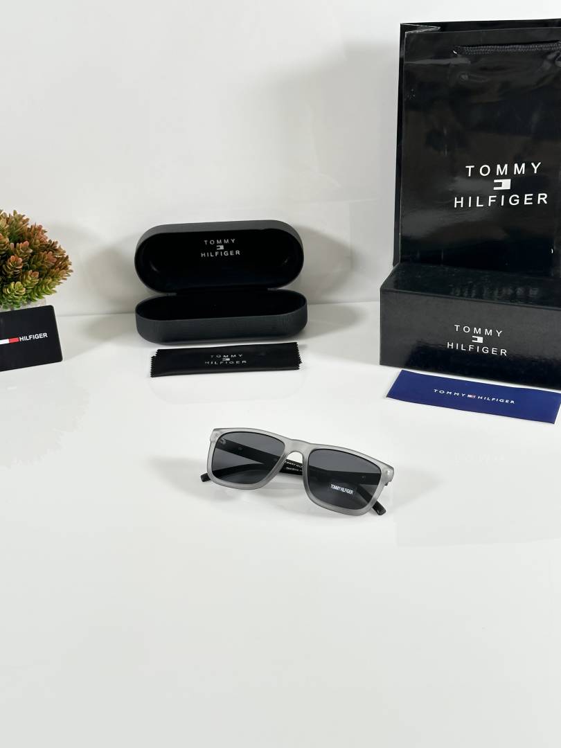 Tommy Hilfiger 1121 Grey Black
