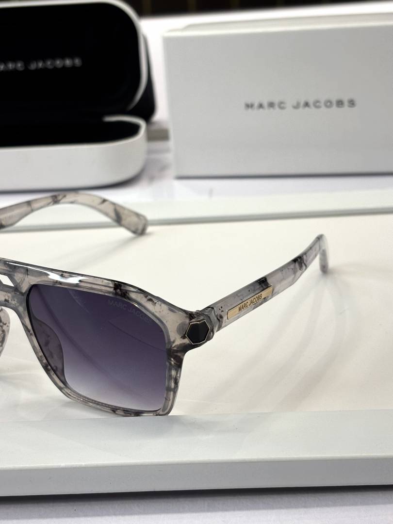 Marc jacobs 2343 gray marble