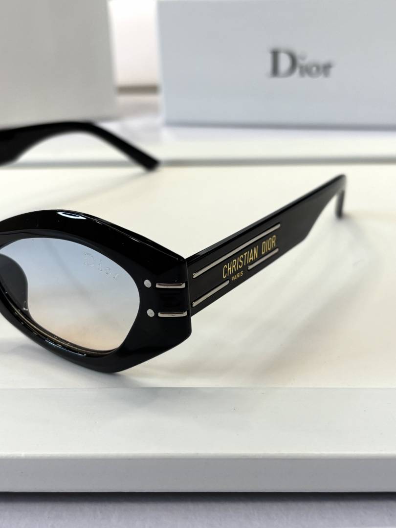 Dior 3584 for her