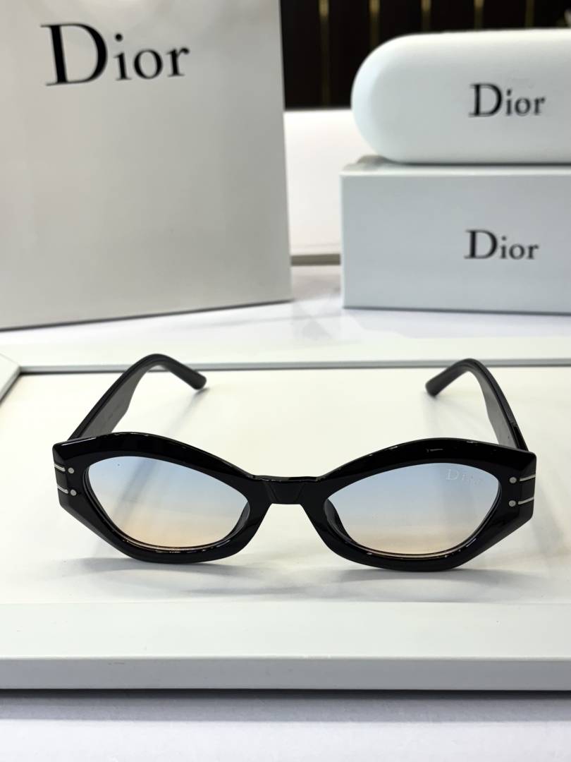 Dior 3584 for her