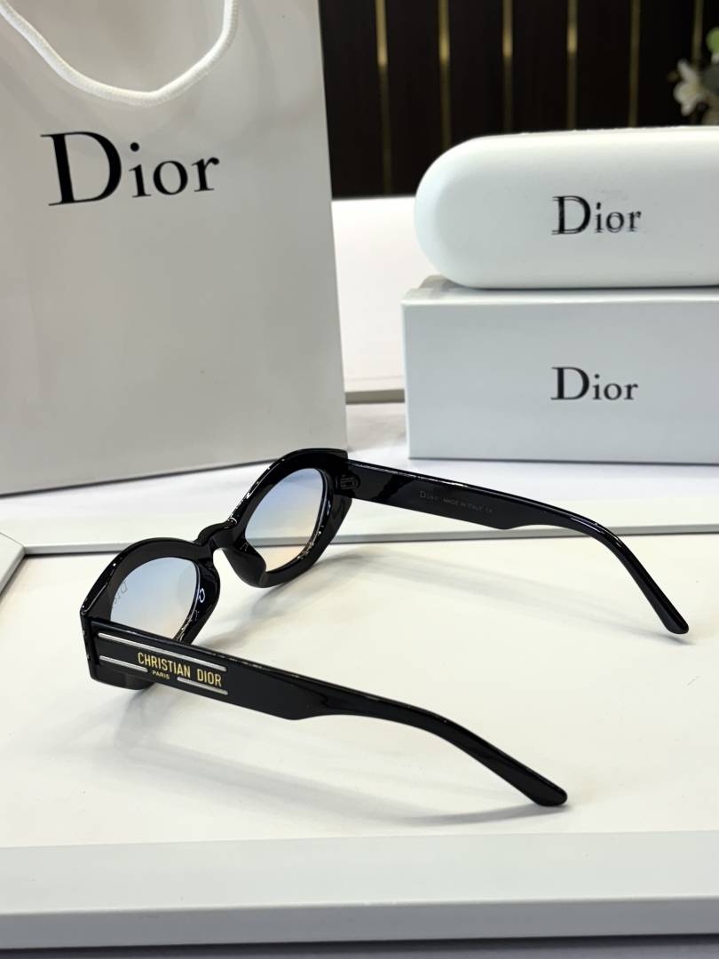 Dior 3584 for her