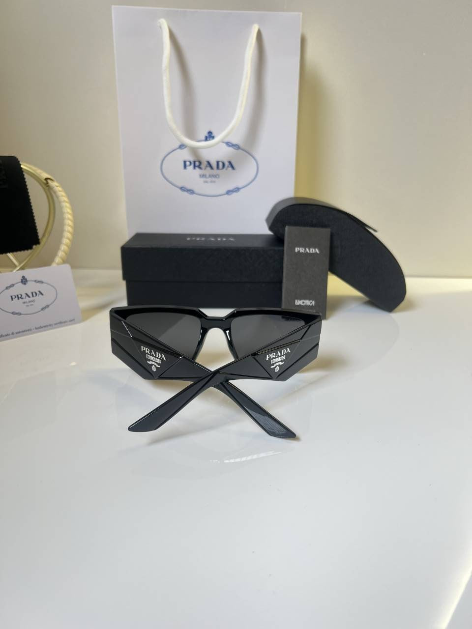Pradda 6105 glossy black