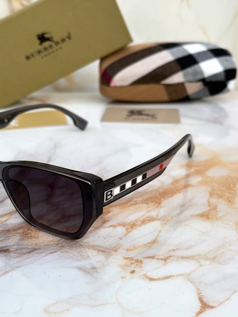 Burberry 9935