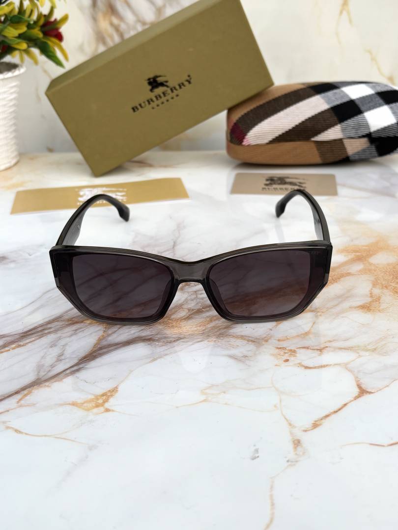 Burberry 9935