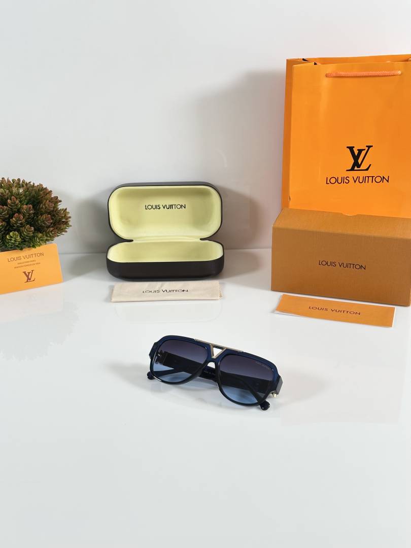 Louis Vuitton 105 Blue