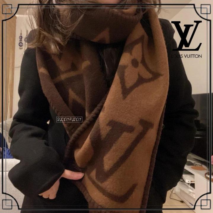 Louis Vuitton LV8 Woollen Muffler With Plain ZipLock Bag