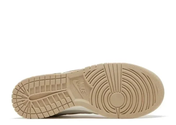 DNK LOW GOLD SWOOSH WMNS