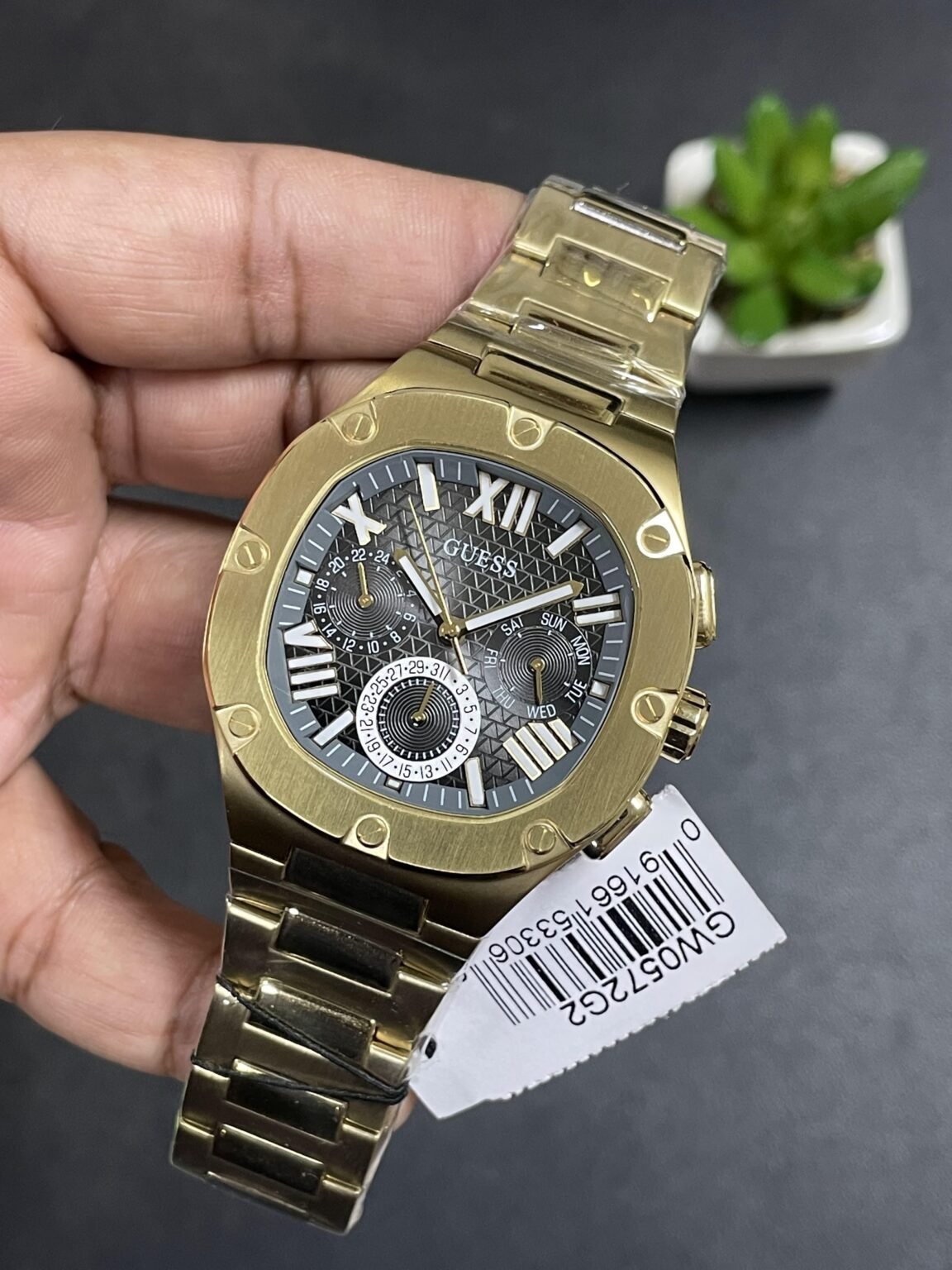 GUESS SKU GW0572G2