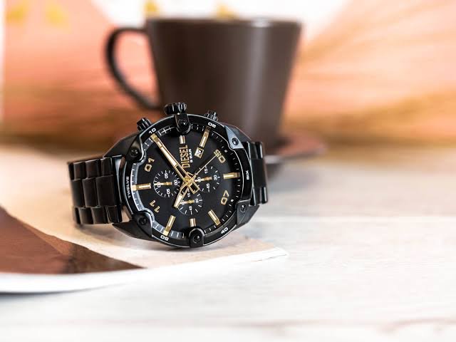 DIESEL SPIKED DZ 4644