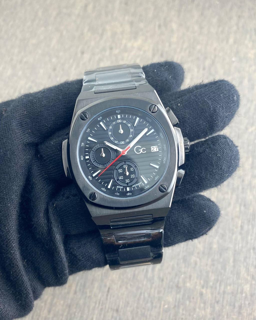 GUESS Round Chrono