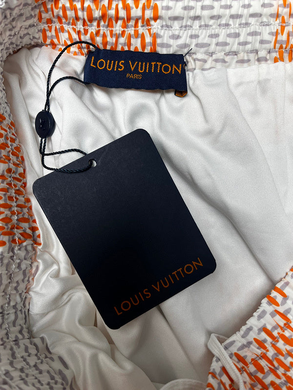 LV shorts 041002