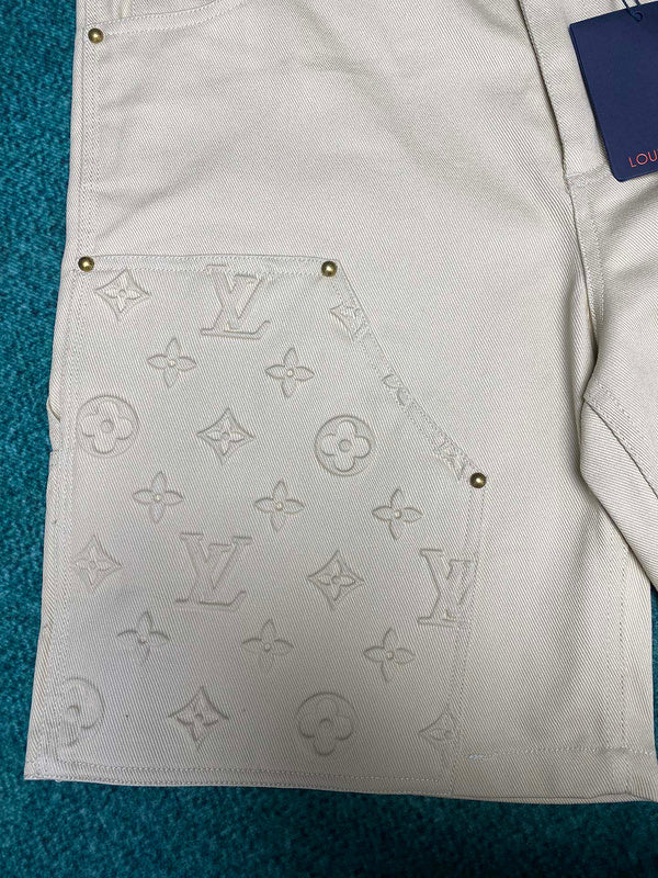 LV shorts 041011