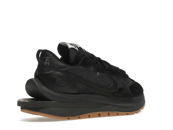 NIKEE VAPORWAFFLE SACAI BLACK GUM